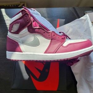 Jordan 1 Retro High OG Bordeaux Size 10 NIB Sneaker Shoes